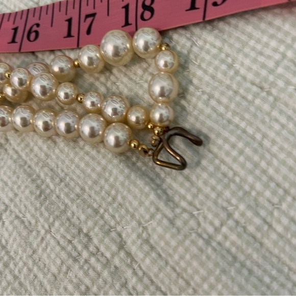 Multi Strand Faux Pearls Three Strand Elegant Statement - Picture 10 of 11